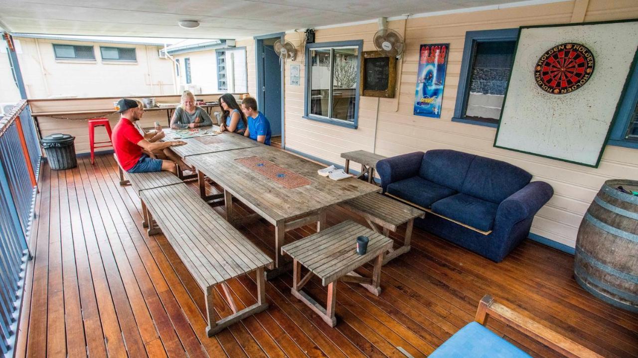 Хостел Castaways Backpackers Кернс Екстер'єр фото